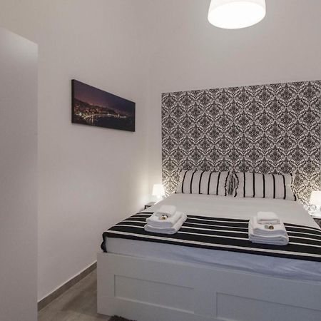 Olina Studio Apartment Napoli Bagian luar foto