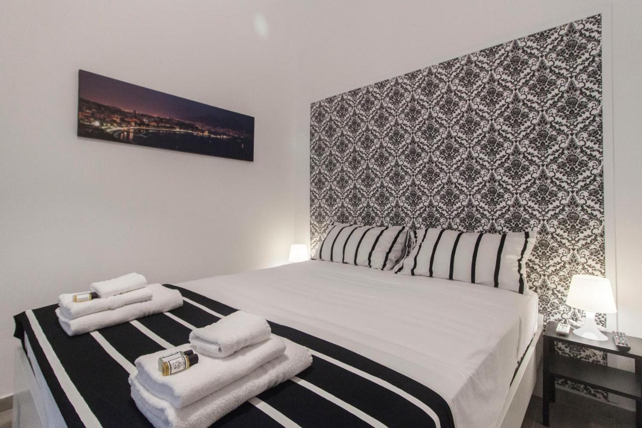 Olina Studio Apartment Napoli Bagian luar foto
