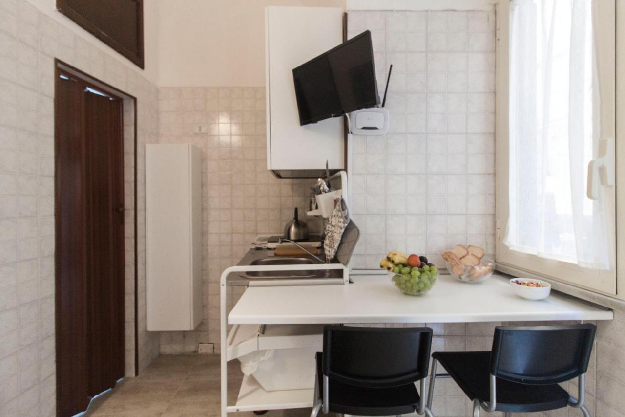 Olina Studio Apartment Napoli Bagian luar foto